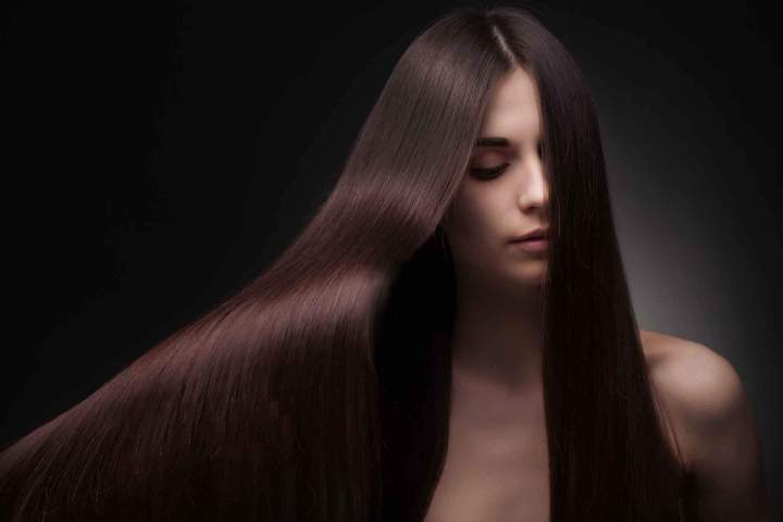Soin capillaire réparateur pour des cheveux lisses et brillants